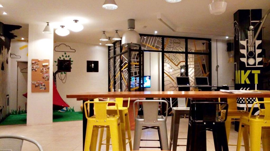 where to stay in manila -- Junction Hostel