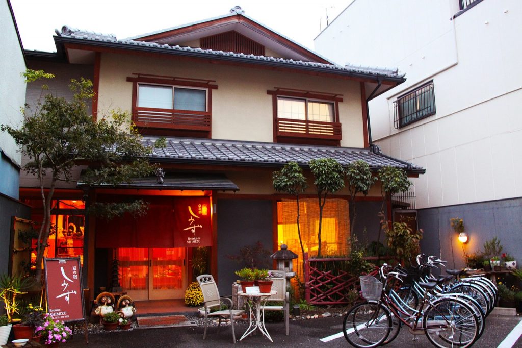 5 razones por las que Tokio es ideal para viajeros solos -- Ryokan -- sharonang