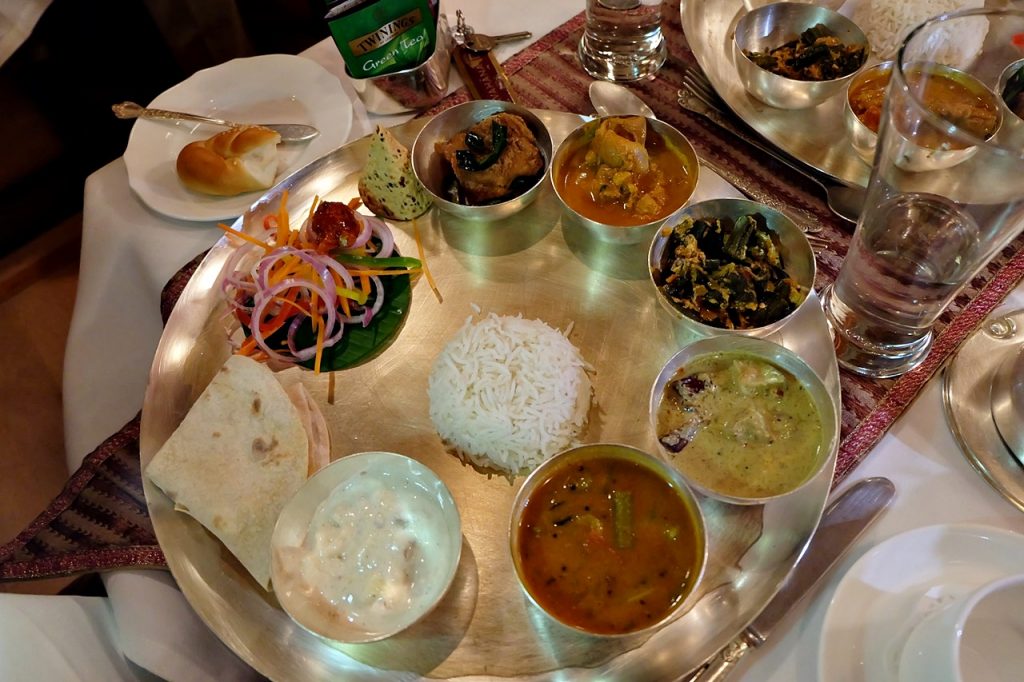 golden chariot review -- food thali
