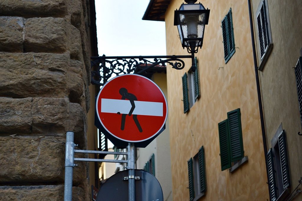 Graciosos letreros de la calle Florencia Italia