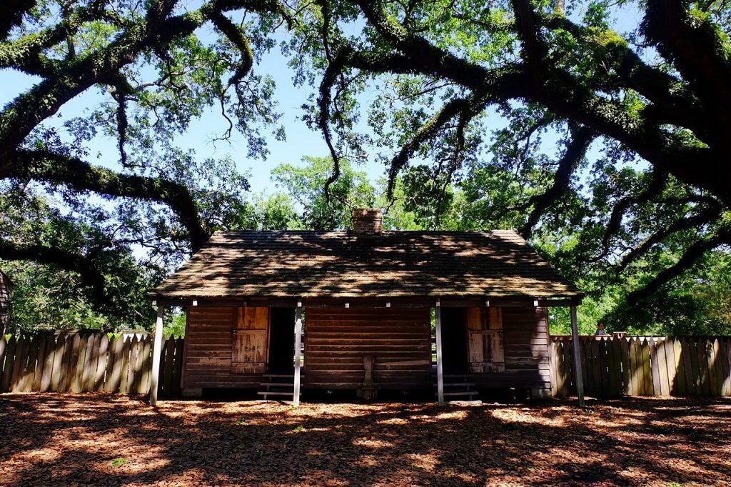Casa de esclavos fuera de Oak Alley Plantation