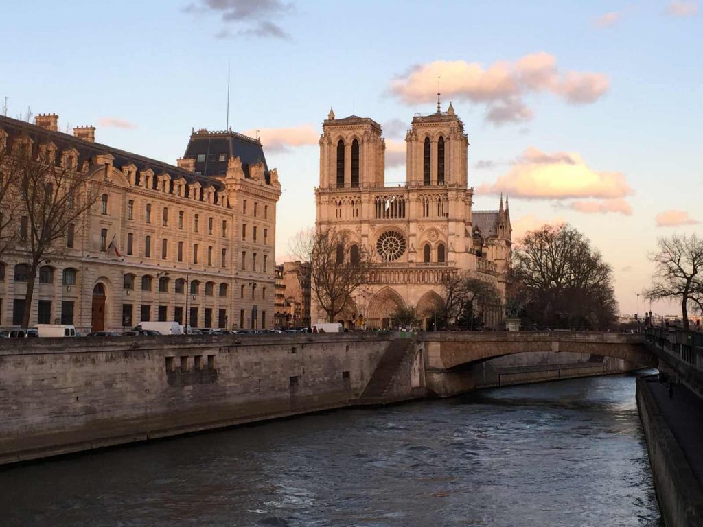Paris travel tips -- river  cruise